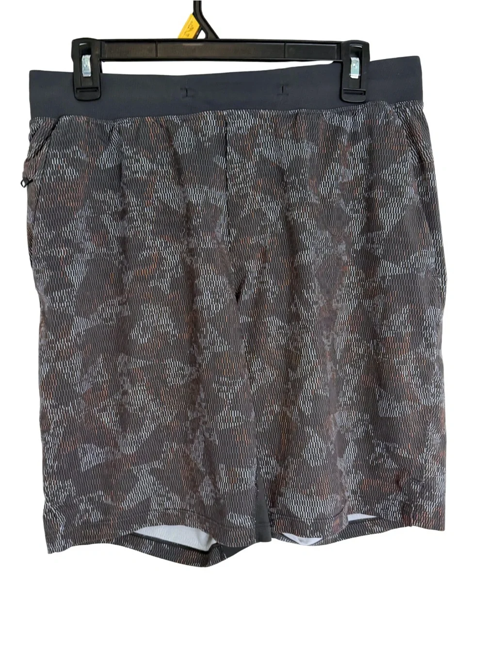 Lululemon Athletica Men's Gray & Brown Patterned Athletic Shorts Size Medium